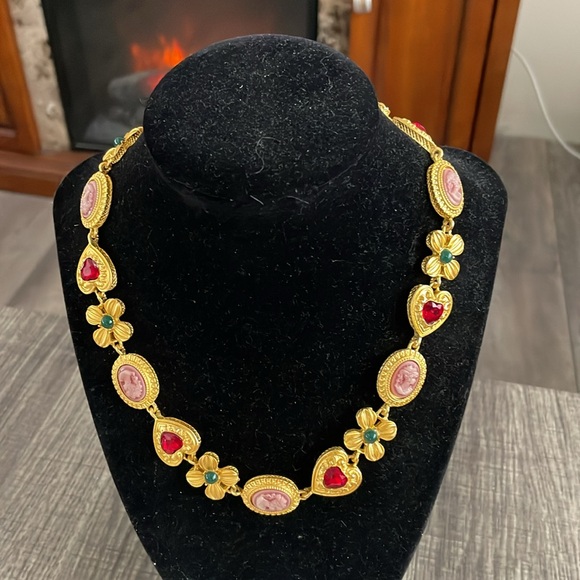 Ego UK Cameo Gold Dangle Earrings And Necklace - Picture 13 of 16